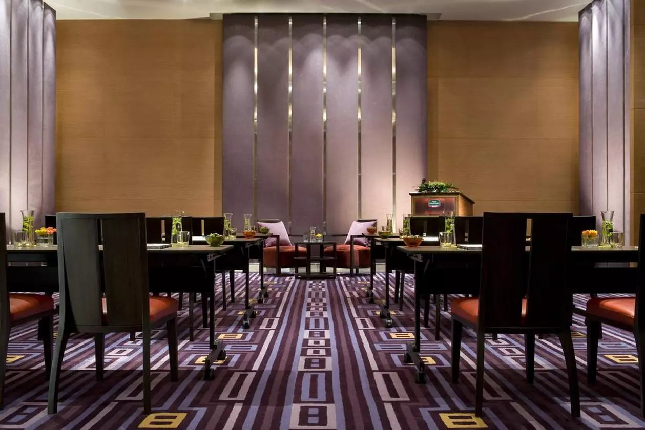 COURTYYARDBYMARRIOTT_SHABAVIZ (9).jpg